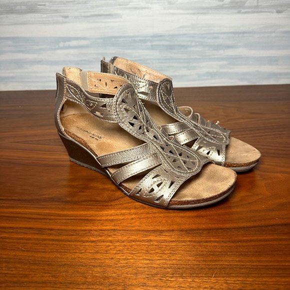 Earth Origins Shoes Earth Origins Gold Metallic Heels Poshmark